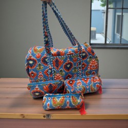 Set 4. Bolsa  de viaje y 3...